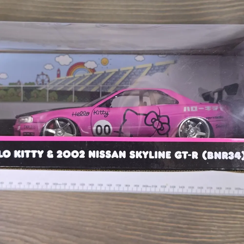 Jada Toys - 1/24 2002 Nissan Skyline GT-R (BNR34) with Hello Kitty Figure -